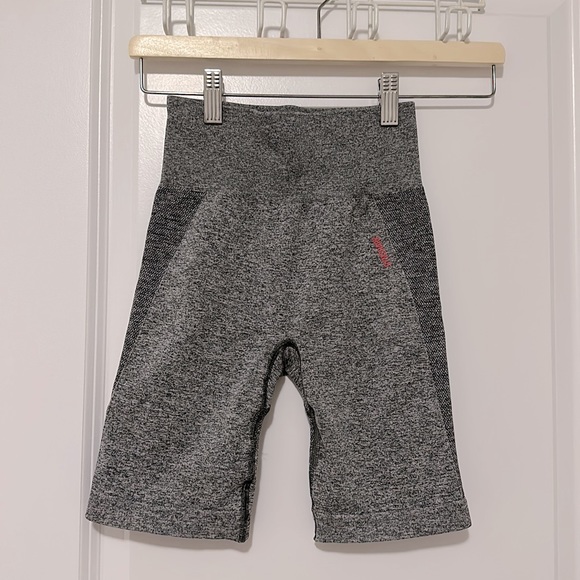 XS 2 PIECE Gymshark Cycling Shorts & Long Sleeve Crop Top - Charcoal Marl/Pink - Picture 7 of 8